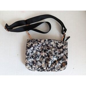 Lululemon Hip To Be Free Bag Mystic Jungle Butter Tan Black